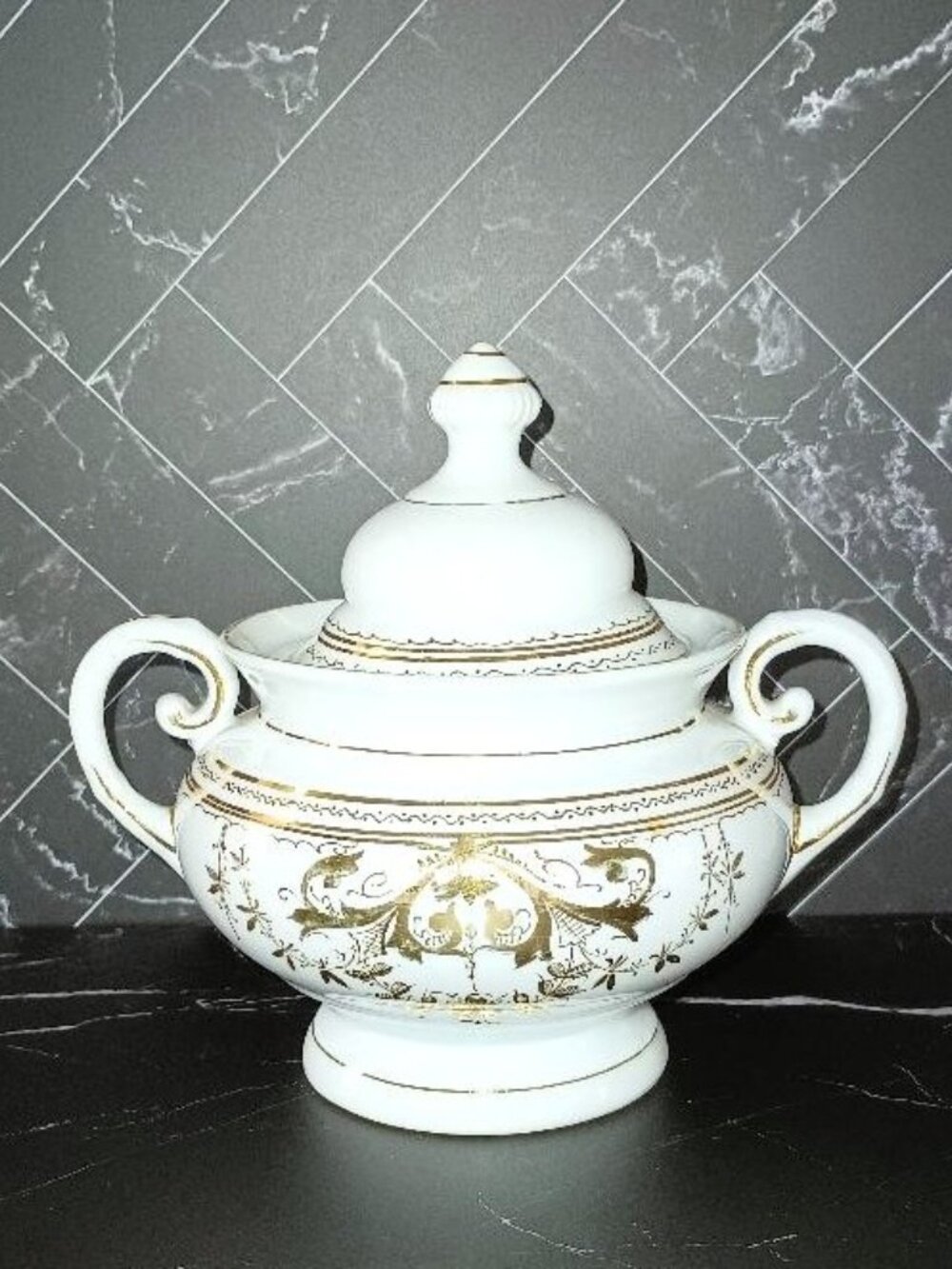 Vintage Japanese Kutani Porcelain Sugar Bowl With Lid White Gold 1930s EXCELLENT